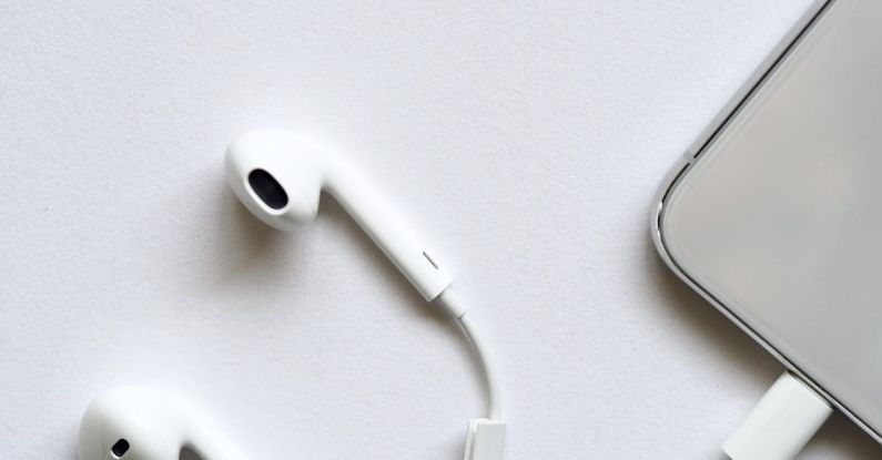 Headphones - Apple Earpods